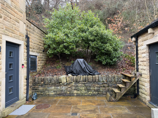 High-quality oak outdoor kitchen shelter with built-in pizza oven